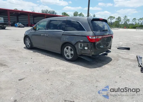 2013 Honda Odyssey Touring/Touring Elite from USA, damaged, VIN 5FNRL5H96DB068843